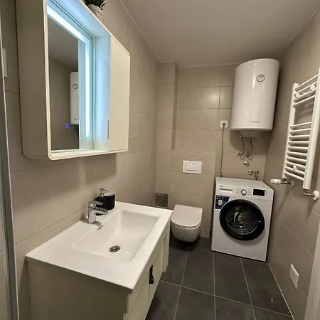 I&i Tesla Iii Apartament *