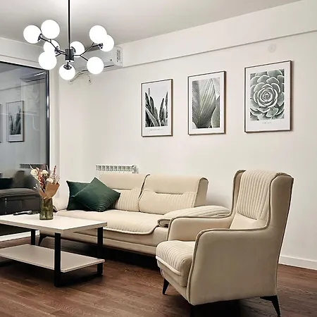 I&i Tesla Iii Apartament Kragujevac