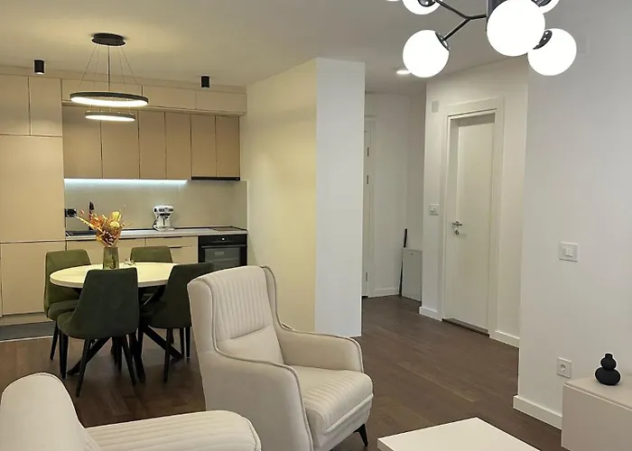 I&i Tesla Iii Apartman