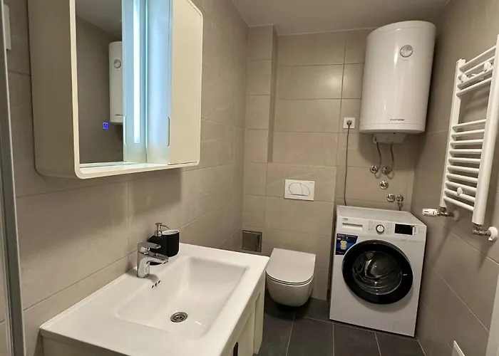 I&i Tesla Iii Apartman *